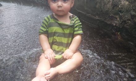 UN DIA TU HIJO SE SENTARA CON ALGUIEN Y LE CONTARA COMO FUE SER CRIADO POR TI.