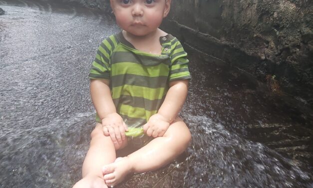 UN DIA TU HIJO SE SENTARA CON ALGUIEN Y LE CONTARA COMO FUE SER CRIADO POR TI.